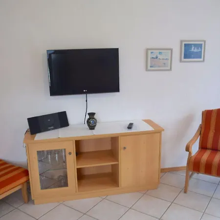 Apartment In With 2 Saunas *