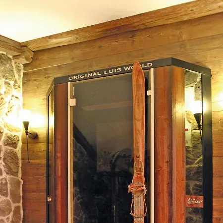 In With 2 Saunas Apartment *